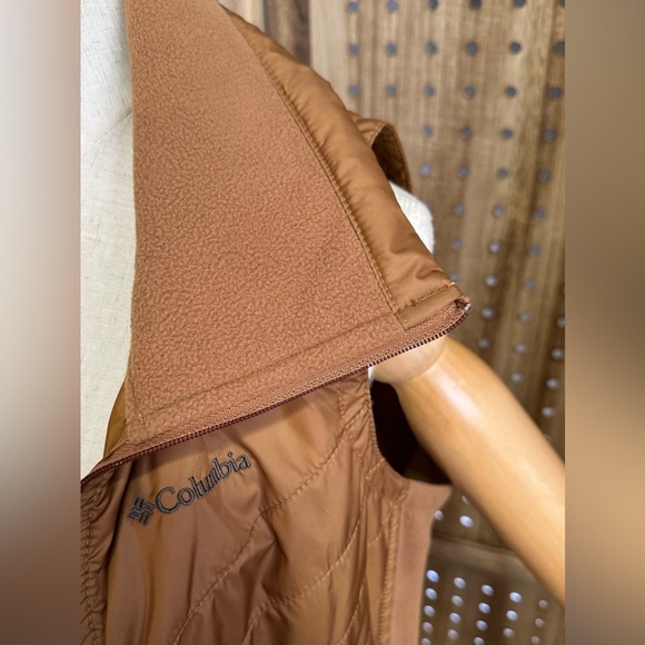 GUC Columbia Camel Brown Rain Resistant Hiking Vest - Picture 9 of 9